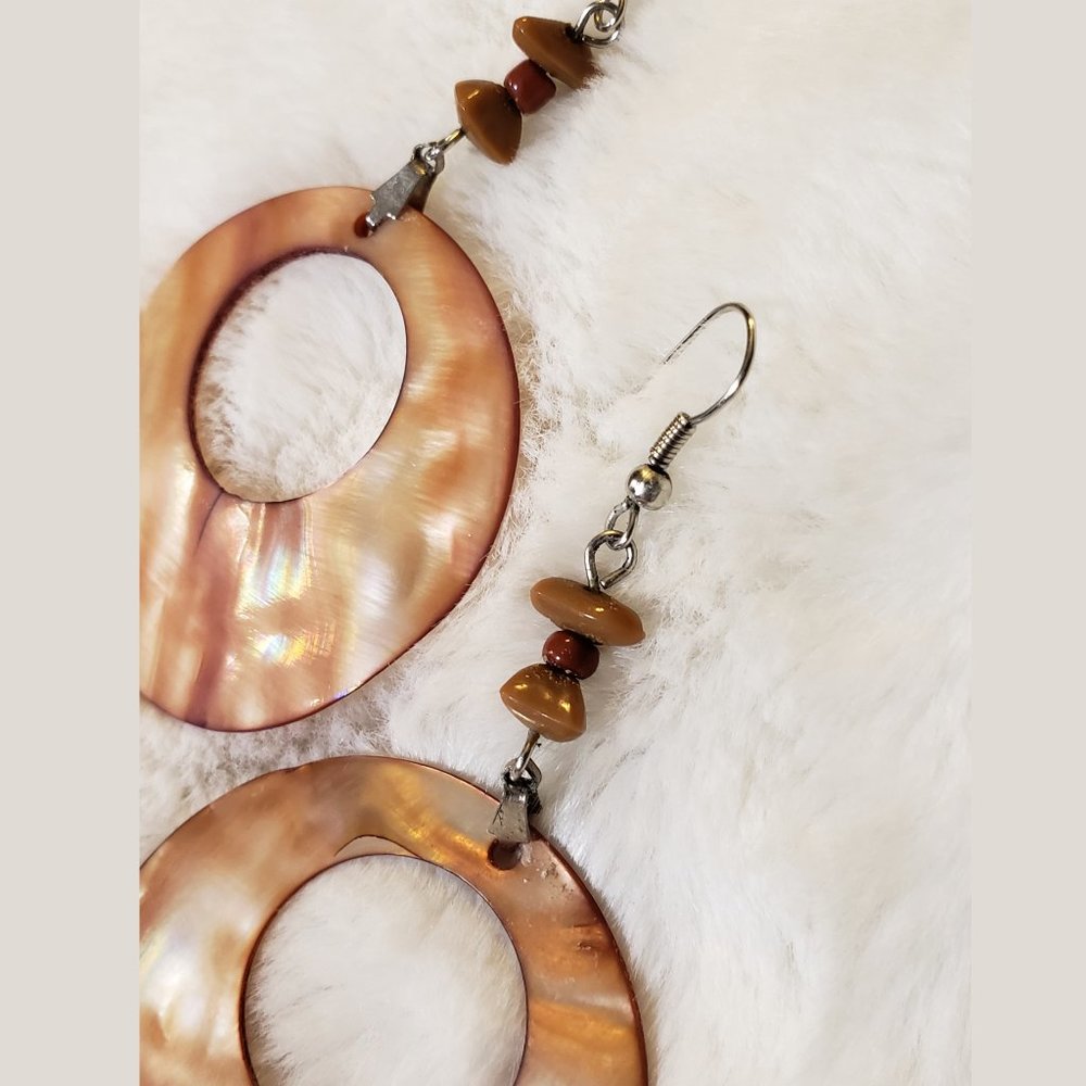 Light Brown Hawaiian Beaded Disc Earrings - Picture 3 of 4
